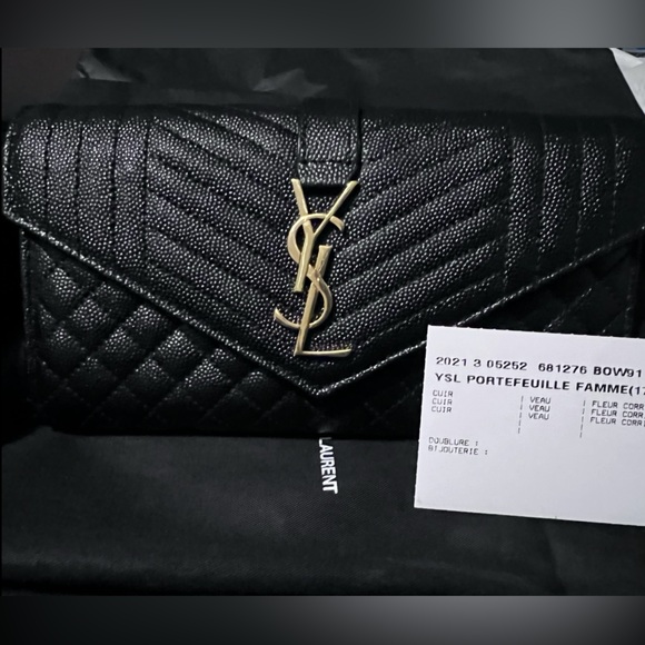 YSL-ENVELOPE LARGE FLAP WALLET IN GRAIN DE POUDRE
EMBOSSED LEATHER - Picture 3 of 14